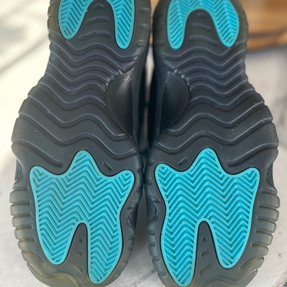 JORDAN 11 RETRO GAMMA BLUE - Picture 5 of 5